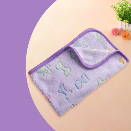 Winter Velvet Pet Blanket With Paw Pattern - Soft Warm Dog Cat Mat