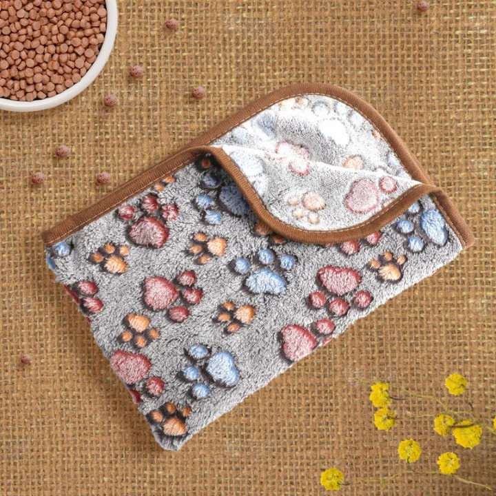 Winter Velvet Pet Blanket With Paw Pattern - Soft Warm Dog Cat Mat