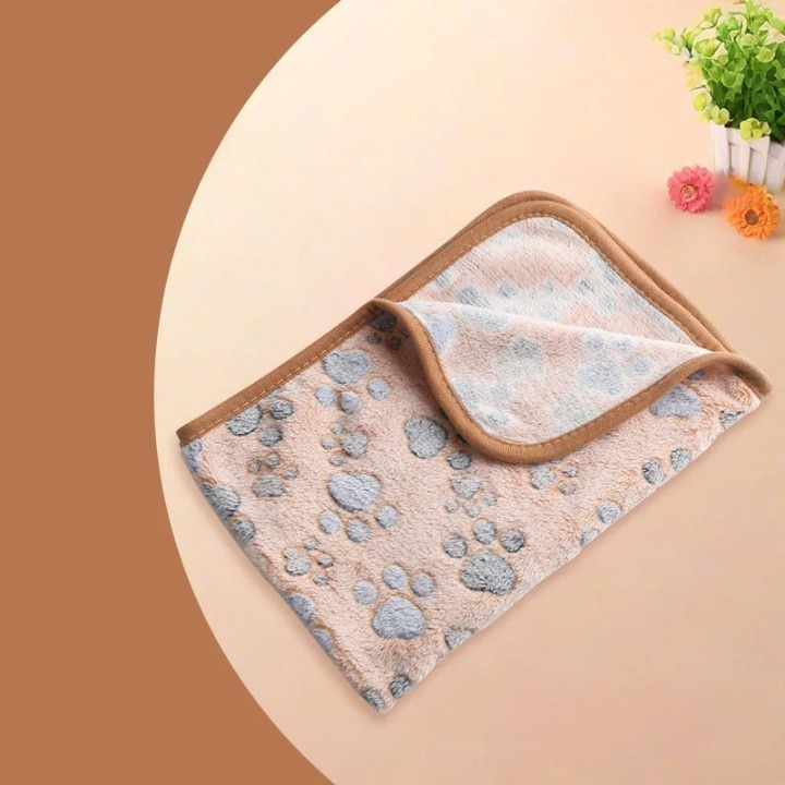 Winter Velvet Pet Blanket With Paw Pattern - Soft Warm Dog Cat Mat