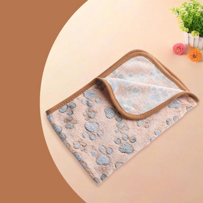 Winter Velvet Pet Blanket With Paw Pattern - Soft Warm Dog Cat Mat